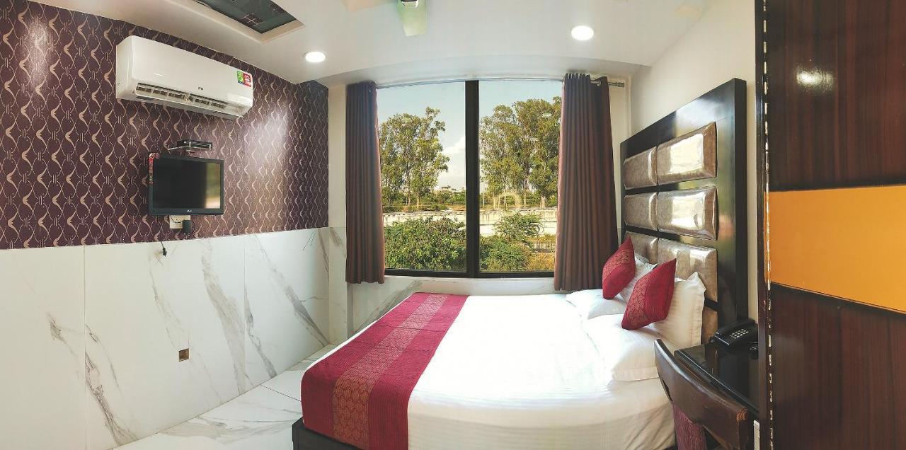 Hotel Sahil Palace Rupnagar  Exterior photo